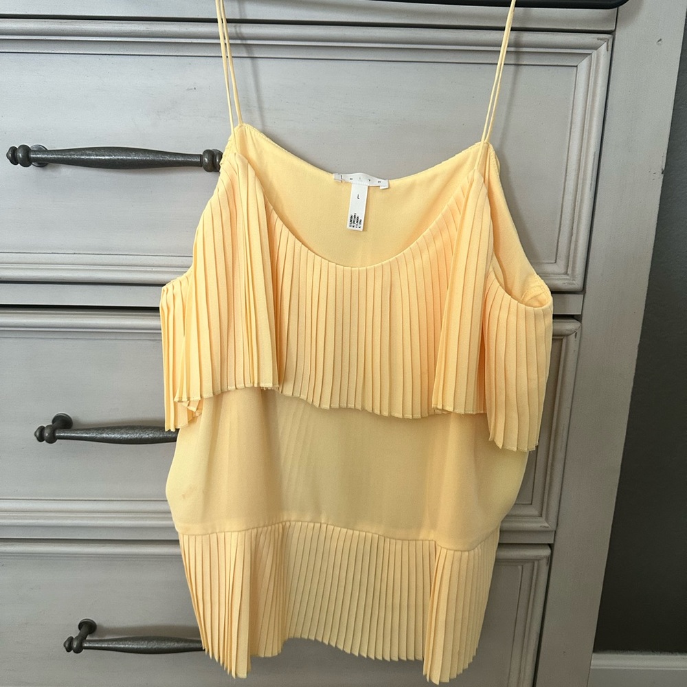 Leith Yellow Top